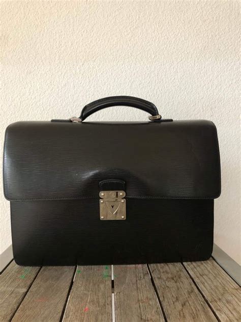 louis vuitton axelväska herr|Louis Vuitton briefcase.